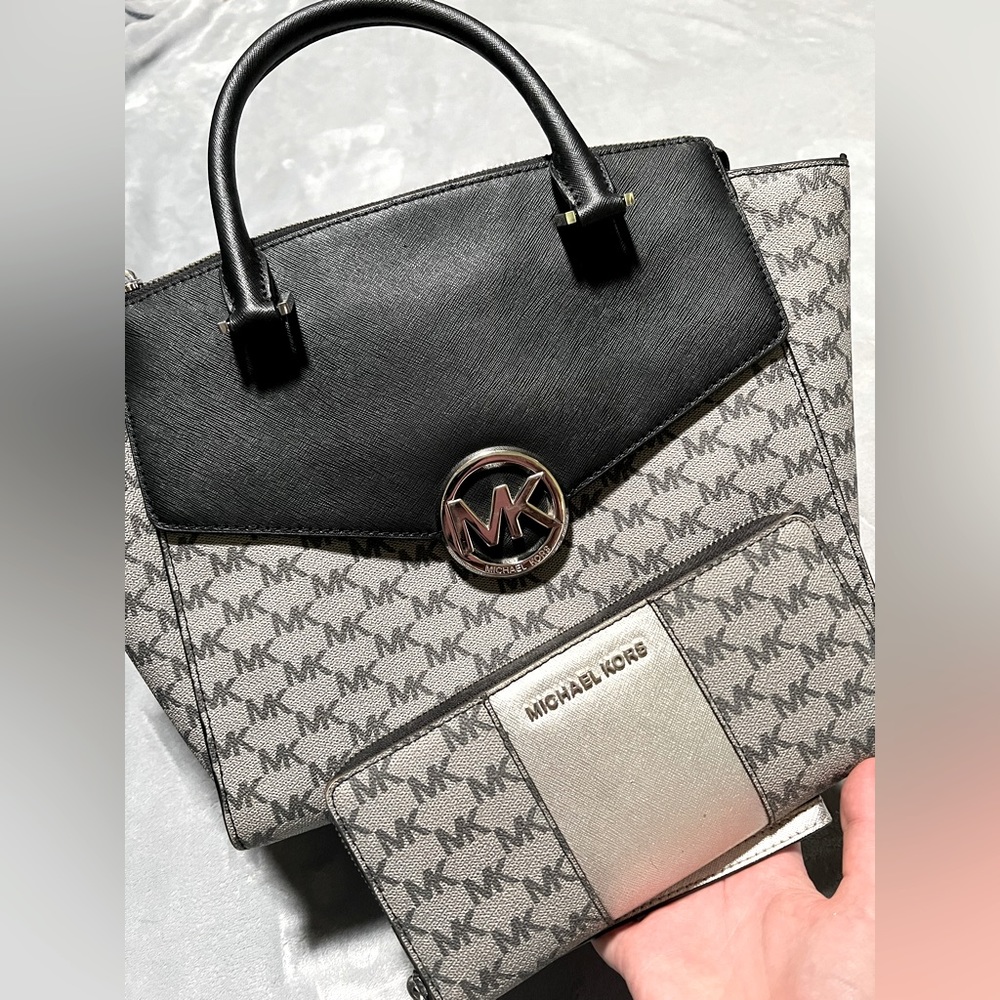 Michael Kors Hudson Large Satchel and Matching Wallet